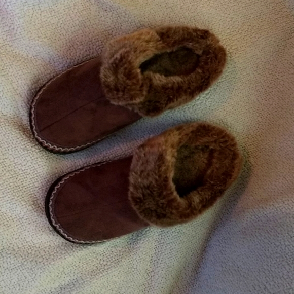 Women's ISOTONER SLIPPERS